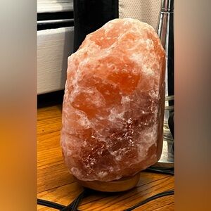 himalayan salt lamp